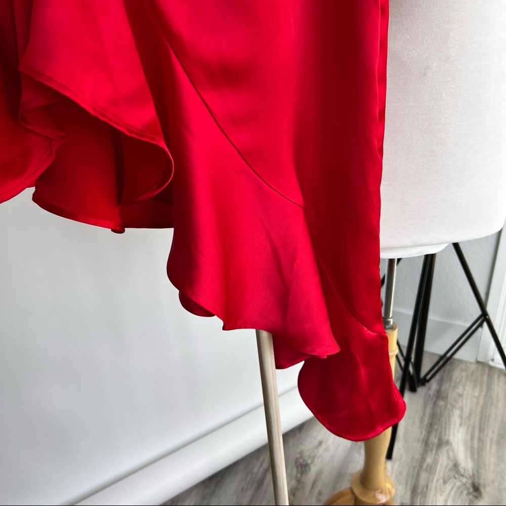 SOLD ❌ RED ASYMETRICAL SKIRT NWOT - Picture 3 of 5